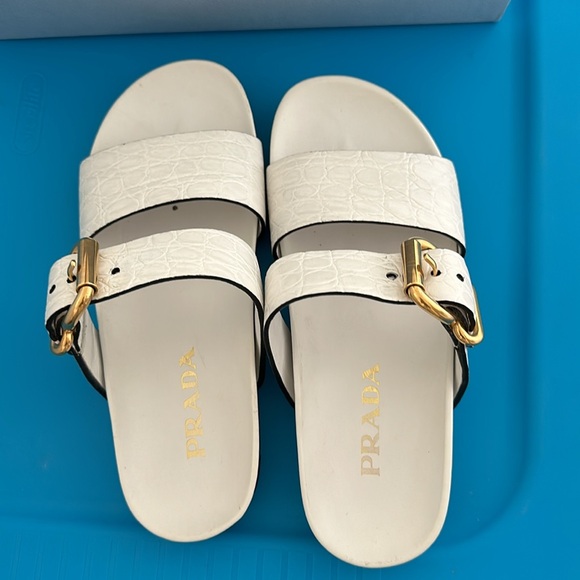 Prada Slides - Picture 3 of 4